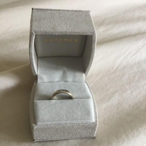 White Gold Diamond band ring - Picture 1 of 5